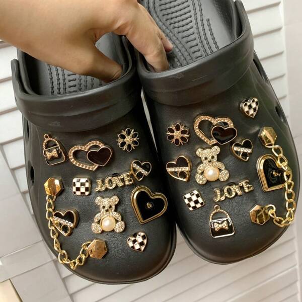 Conjunto de pingentes de coração de urso/borboleta com 10/16/22 peças, acessórios de resina ABS removíveis, decoração de sapatos, presente de festa e aniversário, adequado para sandálias DIY e sapatos de jardim, escolha ideal para acessórios de sapatos para todas as ocasiões
