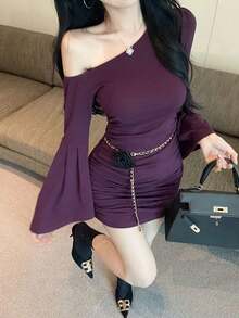 Mujeres Vestidos Cortos Slant Shoulder Flared Manga Plisada Slim Hip Vestidos - Morado - Ver 1