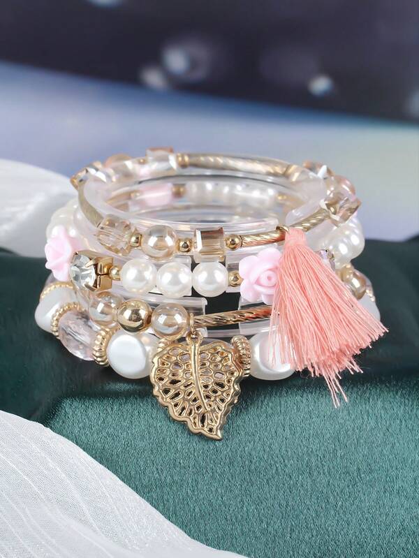4 Stücke/Set Armbänder mit Acryl-Perlen, Rosenblüte, Cut Out Goldblättern, Quaste und Perlendekoration, romantischer Stil geeignet für den täglichen Gebrauch von Frauen