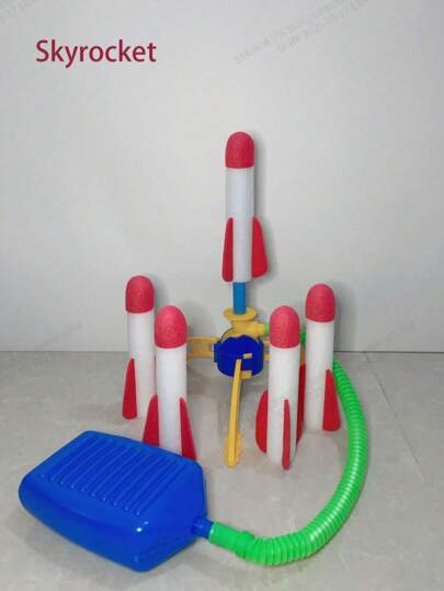 1 Set (1 Basis + 4 Raketen) Outdoor Raketenwerfer Spielzeug, Hochschuss Schaumstoff Raketen Spielzeug mit Fußbetriebener Startvorrichtung (Farbe & Verpackung zufällig)