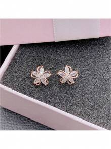 Dainty Rose Gold Flower Cartilage Earrings – Elegant 5-Petal Floral Studs With Sparkling Cubic Zirconia, Lightweight & Comfortable For Helix, Tragus, Lobe, Or Cartilage Piercings – Delicate And Feminine Jewelry For Daily Wear, Work, Parties – Secure Post Backs, Perfect Gift For Women, Teen Girls, Friends On Birthdays, Holidays, Or Anniversaries