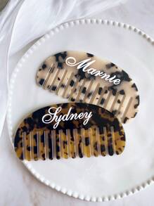 1pc Personalized Women's Elegant Hair Fork - Retro Acetate Design With Faux Pearl Textured Leopard Pattern Name Customization - Unique Hair Accessory Suitable For Women's Hairstyles, Wide Tooth Comb Hair Clip, Perfect Birthday/Bridesmaid/Bride/Mother Gift,Multi-Functional,Ornamental,Letter,Solid Color,Exquisite,Stylish,Vintage,Modern,Colorful,Leisure,Basics,Casual,Soft,Unique,Customized,Personalized,Custom,Ideal Gifts For Her,Girlfriend,Her,Boyfriend,Friends