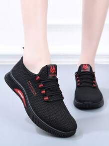 Zapatillas casuales transpirables de malla para mujer, primavera/verano 2025, con suela blanda antideslizante, cómodas para uso diario y casual, de moda