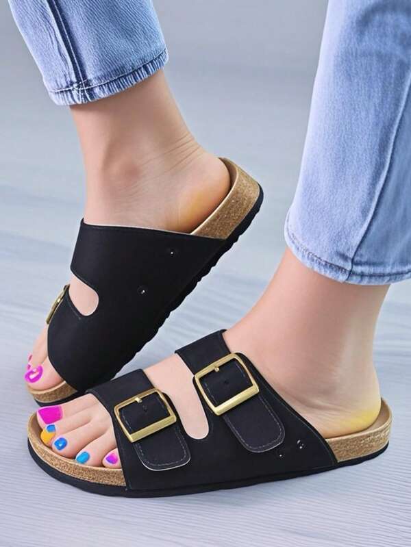 1 par de chanclas de verano unisex para adolescentes/parejas, con hebilla metálica decorativa, cómodas sandalias planas de punta abierta para uso diario