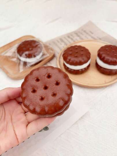Squishy Chocolate Sandwich Biscuits Muddy Texture Food Toys, Mixed Colors, Realistic TPR Fidget Toy, Innovative Small Tool, Food Toy, Taba Gummies, Fidget Toy, Intimate Gift Between Friends