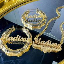 Individuell gefertigter glänzender zweischichtiger Namensketten- und Ohrringset, personalisierte Boho-Stil Bambusknotenohrringe, mattierte Edelstahl-Buchstaben-Herzform-3D-Paar-Halskette, Muttertagsgeschenk, bleibendes Geschenk für sie