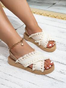 Sandales à brides croisées et à franges beiges pour les modèles de printemps et d'été (circonférence plus large, 2 yards plus large que la circonférence régulière) pour l'Europe, l'Amérique et le Moyen-Orient. Sandales élastiques élégantes et confortables avec talon incliné, bohèmes, légères et à absorption des chocs, respirantes pour les femmes aux pieds larges / Sandales étriers / Chaussures de vacances élargies et élargies, chaussures d'été, chaussures de plage
