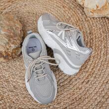 Tenis runner contrastes metalicos con letra v Casual  Calle    Exterior  Gym y Fitness - Gris - Ver 6