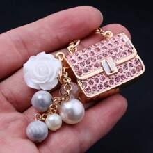rongji jewelry Llavero de bolso con flor de cristal de Rhinestone con colgante de bolso con cristal brillante y dije de perla falsa para mujeres