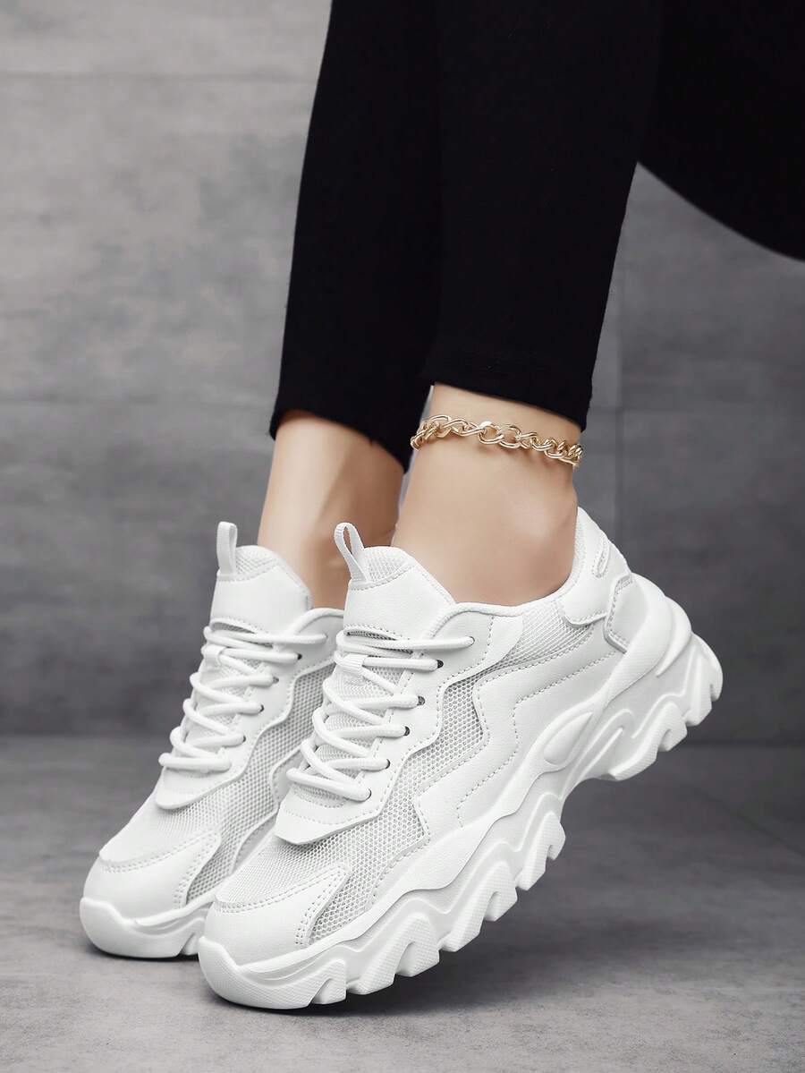 女士时尚休闲运动鞋，轻便透气网眼皮革拼布鞋，舒适软底防滑户外运动鞋，适合派对、学校、工作、日常通勤 - 白色 - 查看 1