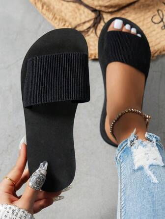 Women's Simple Casual New Black Flat Slippers, Comfortable Lightweight Indoor Slippers, Suitable For Students, Beach, Hawaii