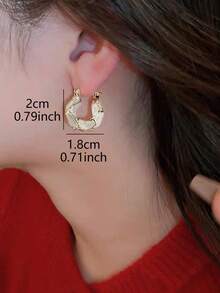 1 对复古法式优雅百搭奢华高端时尚小众个性化圆形耳环，秋冬女士必备 - 白色 - 查看 3