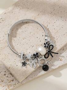 This Elegant Diamond-Encrusted Faux Pearl Cat-Like Bow Pendant With Beaded Stainless Steel Bracelet Is Perfect For Ladies' Banquets, Parties, And Exquisite Decorative Accessories As A Valentine's Day Gift