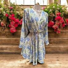 JUMP SUIT FLOREADO TELA FRESCA TEXTURA SUAVE   Estampado Integral  Floral  Hoja    Bohemio    Cinturón  Envolvente    Boda - Rosa Fucsia - Ver 4