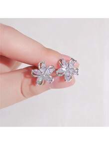 Dainty Rose Gold Flower Cartilage Earrings – Elegant 5-Petal Floral Studs With Sparkling Cubic Zirconia, Lightweight & Comfortable For Helix, Tragus, Lobe, Or Cartilage Piercings – Delicate And Feminine Jewelry For Daily Wear, Work, Parties – Secure Post Backs, Perfect Gift For Women, Teen Girls, Friends On Birthdays, Holidays, Or Anniversaries