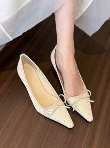 Eleganti scarpe basse da donna con punta affilata