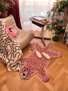 1pc Plush Pink Leopard Print Floor Mat - Asymmetrical Shape Carpet, Soft Plush Texture, Machine Washable, Home Decor Suitable For Living Room, Bedroom, Bathroom, Kitchen, Room Decoration (Handcrafted Asymmetric Pattern May Have 1-5cm Deviation, Suggest Ordering Larger Size)