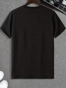 Playera Negra Hombre Estilo Urbano Gótico | "Need for Rave" | Poliéster Suave con Estampado de Colmillos Vampiro - Negro - Ver 2