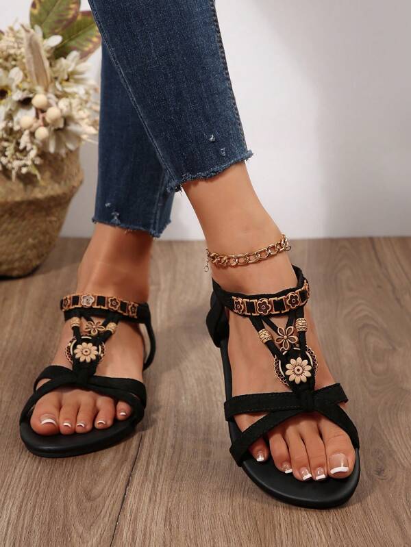 Sandalias planas para mujeres 2025 Nuevo verano, ligeras y cómodas, tallas grandes, antideslizantes, de playa, tipo romano, de vacaciones, de estilo retro, negras y marrones, zapatos de moda