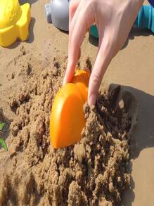 Set 8 pezzi Giocattoli da bagno e da spiaggia per bambini, secchiello da spiaggia, macchina, attrezzi per la sabbia (colore e stile casuali)