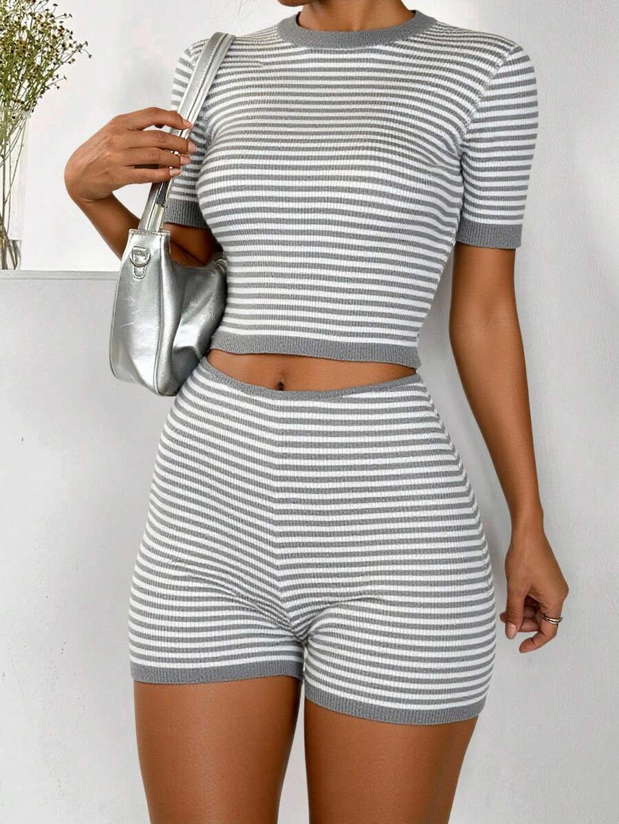 Skinny Stripe Short Sleeve Skinny Stripe Shorts Set Seaside Holiday Clashing Colour Matching Sexy Sporty Two Piece Set - Gris - Ver 1