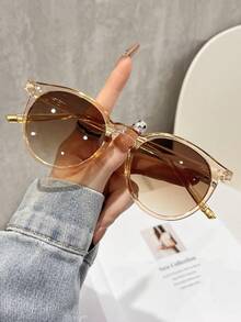 一副女士时尚豹纹波西米亚风PC（聚碳酸酯）眼镜，四季皆宜