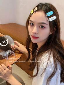 4PCS- Colorful Simple Hair Clips, Hair Accessories, Bangs Side Clips, Hair And Makeup Clips, Duckbill Hair Clips, Simple Hair Clips, Girls' Hair Accessories, Ideal Gift Choices, Celebrations And Parties, Beauty Hair Clips, Bangs Hair Clips, Duckbill Split Hair Clips Headwear, Pink Hair Clips. The Product Does Not Include Cardstock, Only Hairpins.