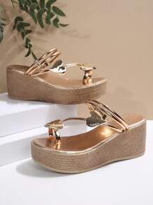 2024 Neue Mode Keilabsatz Frauen Sandalen in Herzform