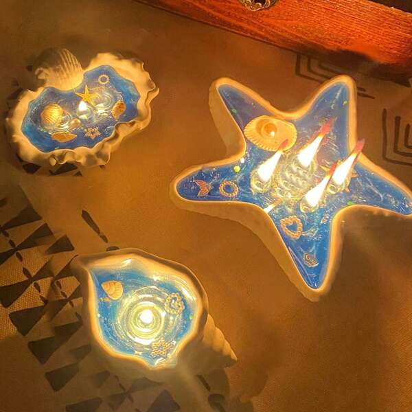 1 PIEZA Vela - Vela de cera de soja con forma de estrella de mar y concha, velas de aceites esenciales, velas para el hogar, para cumpleaños, Navidad, Acción de Gracias, Día de la Madre, regalos de alivio del estrés para mujeres, 100% à base de plantas, sin pruebas en animales. Los accesorios decorativos son aleatorios y los lotes de colores artificiales están disponibles en diferentes colores, pero no afectan el uso.