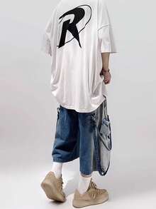 1 件男士休闲宽松中长款水洗复古美式嘻哈设计牛仔短裤，emo 风格