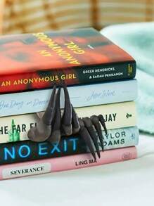 1pc, Devil's Hand Bookmark, American Thriller Personalized Funny Creative, Book Clipboard Flapper Bookcase Decoration, Resin Crafts Ornaments