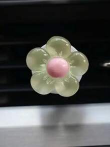 Women's Car Accessories - Floral Air Vent Clip, Decorative Car Interior Accessories In Various Colors With Transparent Floral Design