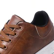 1 Paar Herrenschuhe im britischen Stil mit Schnürung, niedrigem Oberteil, lässige flache Schuhe, PU-Leder, Outdoor-Sport-Skateboardschuhe, Arbeit/Pendeln/Freizeit