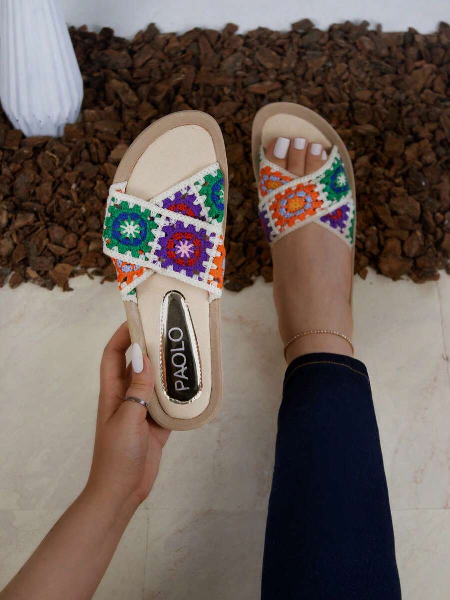Sandalias flat para mujer tipo flip flop con hermoso acabado tejido colorido, elegantes, cómodas y sofisticadas, ideales para uso diario para salidas casuales, para uso en interiores y exteriores, para salidas a la playa, salidas de campo, salidas en calor, ofreciendo un toque de estilo y glamour que resaltan la sofisticación en el calzado femenino. - Blanco - Ver 1