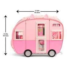 Na! Na! Na! Surprise Caravana Kitty Cat Rosa Sin Muñecas, Con 7 ÁREAS DE JUEGO - Cocina, cama, ducha, hamaca, armario, toldo y comedor. La caravana Kitty-Cat es como un grande gato rosa con orejas y cola de gatito y matrícula MEOW. Hay muchos detalles impresos en todas partes, como papel pintado de conejito y azulejos de animales. - Rosa - Ver 3