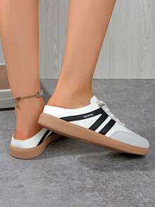 1 Pair Women Casual Fashion Geometric Perforated PU Leather Flat Shoes, Versatile For School, Vacation, Office, Home, Outdoor, All Seasons - White - View 6