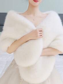 1 pièce Châle en fausse fourrure blanche de haute qualité, convient pour le port quotidien, les soirées de mariage, les robes de cérémonie, luxueux et à la mode, cadeau pour femme
