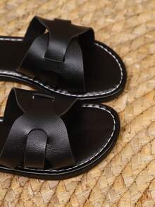 1 Pair Kids & Youth Flat Sandals, Soft PU Material, Round Toe Slip-On Design, Comfortable & Fashionable Roman Style House Slippers, Suitable For Boys & Girls, Casual, Beach, Daily Wear, Summer New Arrival