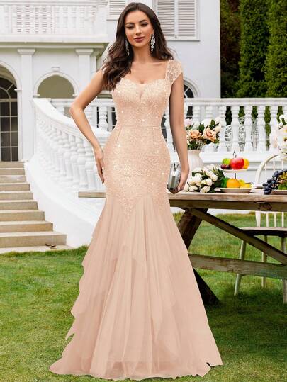 MIUSOL فستان ماكسي مع طبقات من الشبك والدانتيل المزين بالترتر، رقبة قلب وأكمام قصيرة، فستان أنيق للنساء مناسب لحفلات الزفاف والتخرج والعشاء الرسمي وغيرها من المناسبات