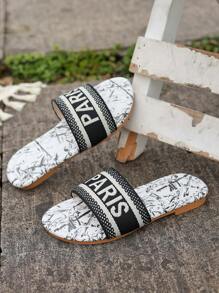 A Pair Of Fashionable Children's Shoes, Flat Sandals, Simple And Versatile Children's Shoes, Slippers, And Sandals