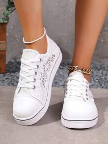 Giày thể thao nữ mũi tròn bằng vải canvas, kiểu dáng thường ngày, buộc dây và có họa tiết tua rua, phong cách học đường mới mùa xuân/thu 2026, phù hợp cho mặc hàng ngày, ở nhà, đi làm, du lịch, mọi mùa. Đế PVC nhẹ và thoáng khí. - trắng - Xem 5