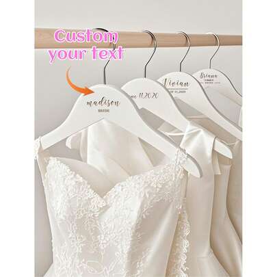 Móc treo cô dâu, Móc treo đám cưới, Móc treo cá nhân hóa, Móc treo váy cưới, Móc treo bằng gỗ, Móc treo chữ "Mrs", Móc treo tên, Móc treo gỗ cá nhân hóa cho phù dâu có tên, Móc treo váy cưới, Móc treo cho tiệc cưới, Móc treo khắc chữ, Quà tặng phù dâu, Quà tặng cho phái nữ, Sự hài hòa trong gia đình, Thiết kế sang trọng, Tình yêu vĩnh cửu