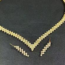 2 Stücke Set modischer Rhombus & Wassertropfen Anhänger Halskette und Ohrringe