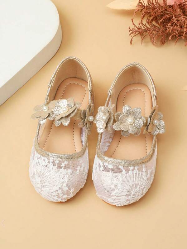 Novos sapatos Mary Jane de verão para meninas, bico redondo, sapatos infantis de renda princesa, sapatos versáteis para meninas com laço, adequados para casamentos, antiderrapantes para áreas externas, casuais