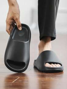Men's Slippers, Outdoor Sandals, Anti-Slip House Slip-On Indoor & Outdoor Thick Sole, Odor-Resistant, Durable