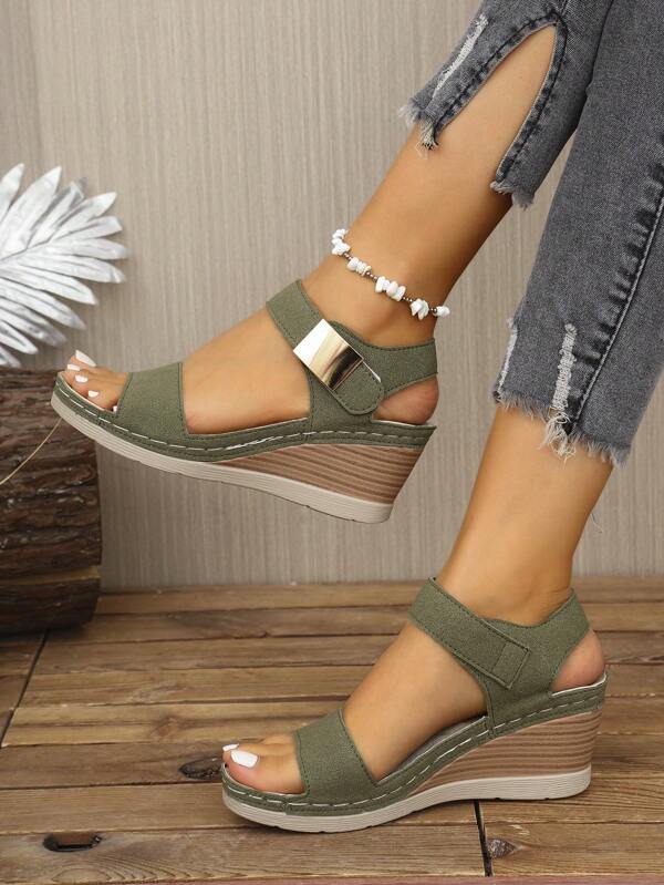 Plus Size Women Retro Solid Color Buckle Platform Wedge Sandals