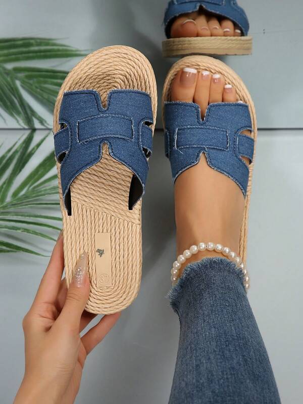 New Arrival Women Plus Size Comfortable Simple Round Toe Hollow Open Toe Flat Slippers Sandals, Casual Fashion Slip-On Beach Style Summer Shoes