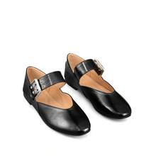 1 Paar Punk-Stil TPU-Schnallen Spitzschuh Flache Schuhe, geeignet für Frühling Sommer Tragen