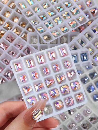 25 peças/caixa de strass extra brilhantes para arte em unhas, decorações de cristal com fundo pontiagudo, como diamantes, machado inclinado, formas quadradas, borboletas, várias cores, incluindo branco, rosa, azul, para acessórios de unhas faça você mesmo, suprimentos para unhas, pingentes para unhas, joias para unhas