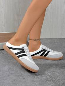 1 Pair Women Casual Fashion Geometric Perforated PU Leather Flat Shoes, Versatile For School, Vacation, Office, Home, Outdoor, All Seasons - White - View 5
